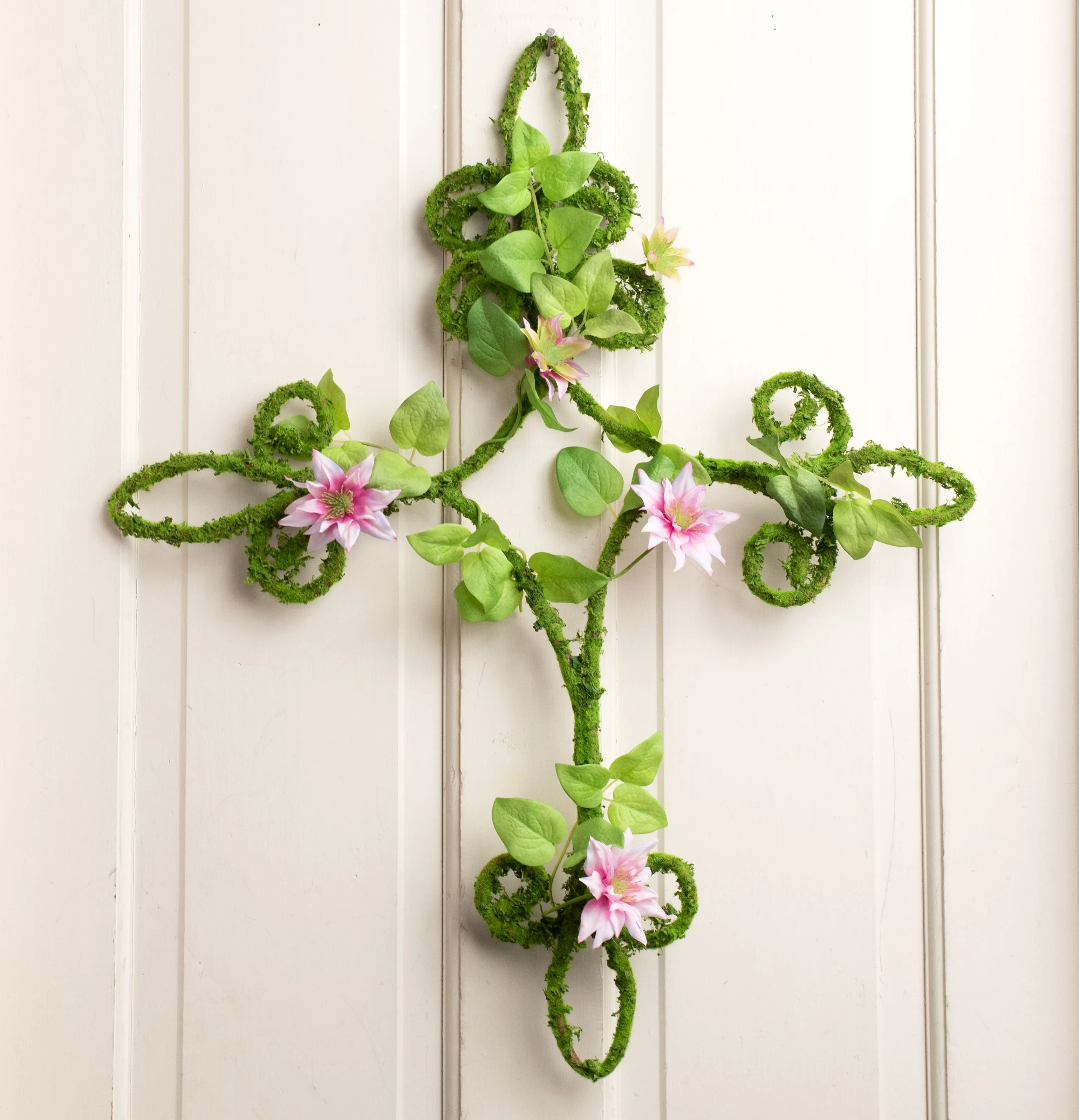 27" Moss Trellis Décor: Cross