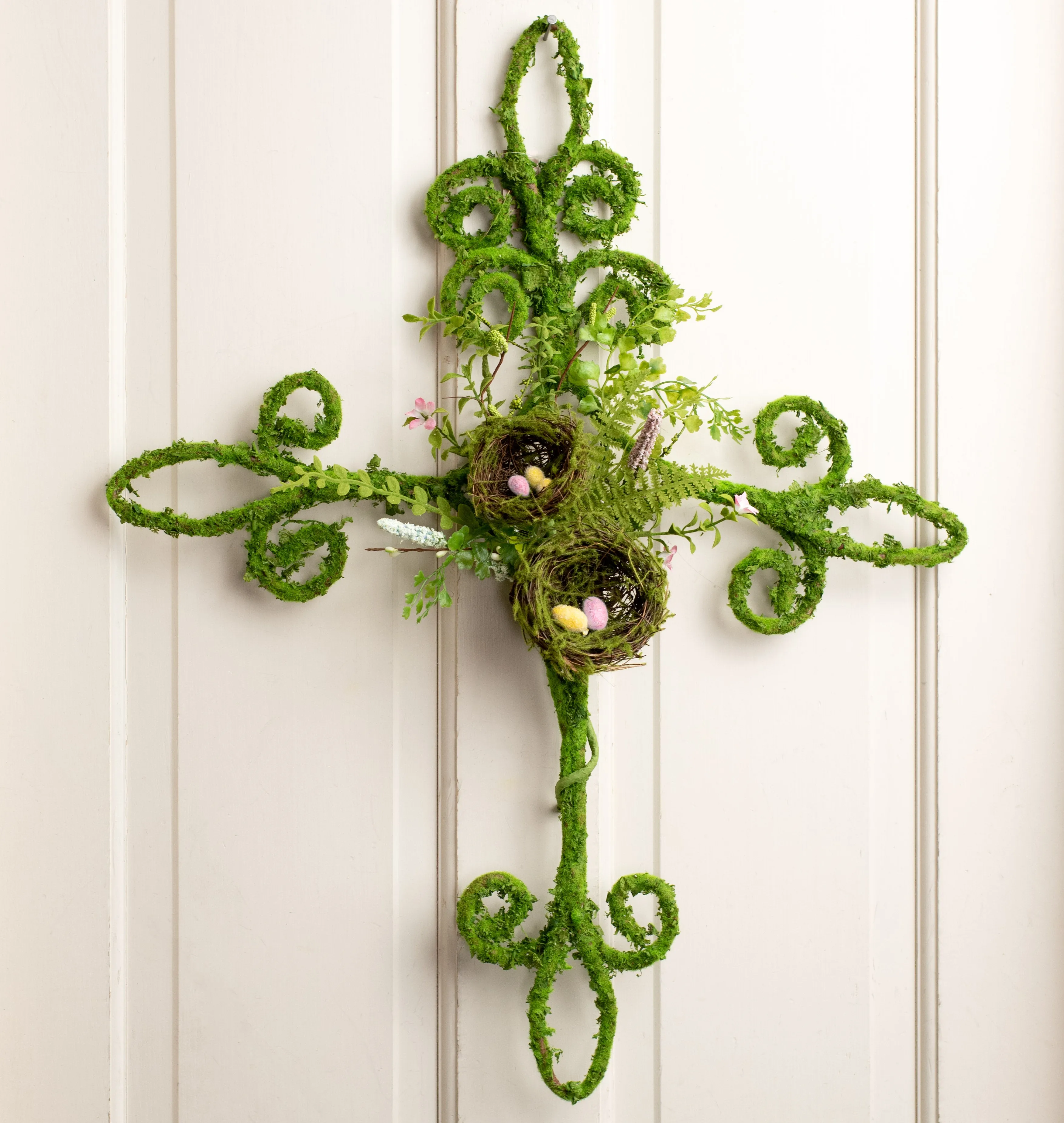 27" Moss Trellis Décor: Cross