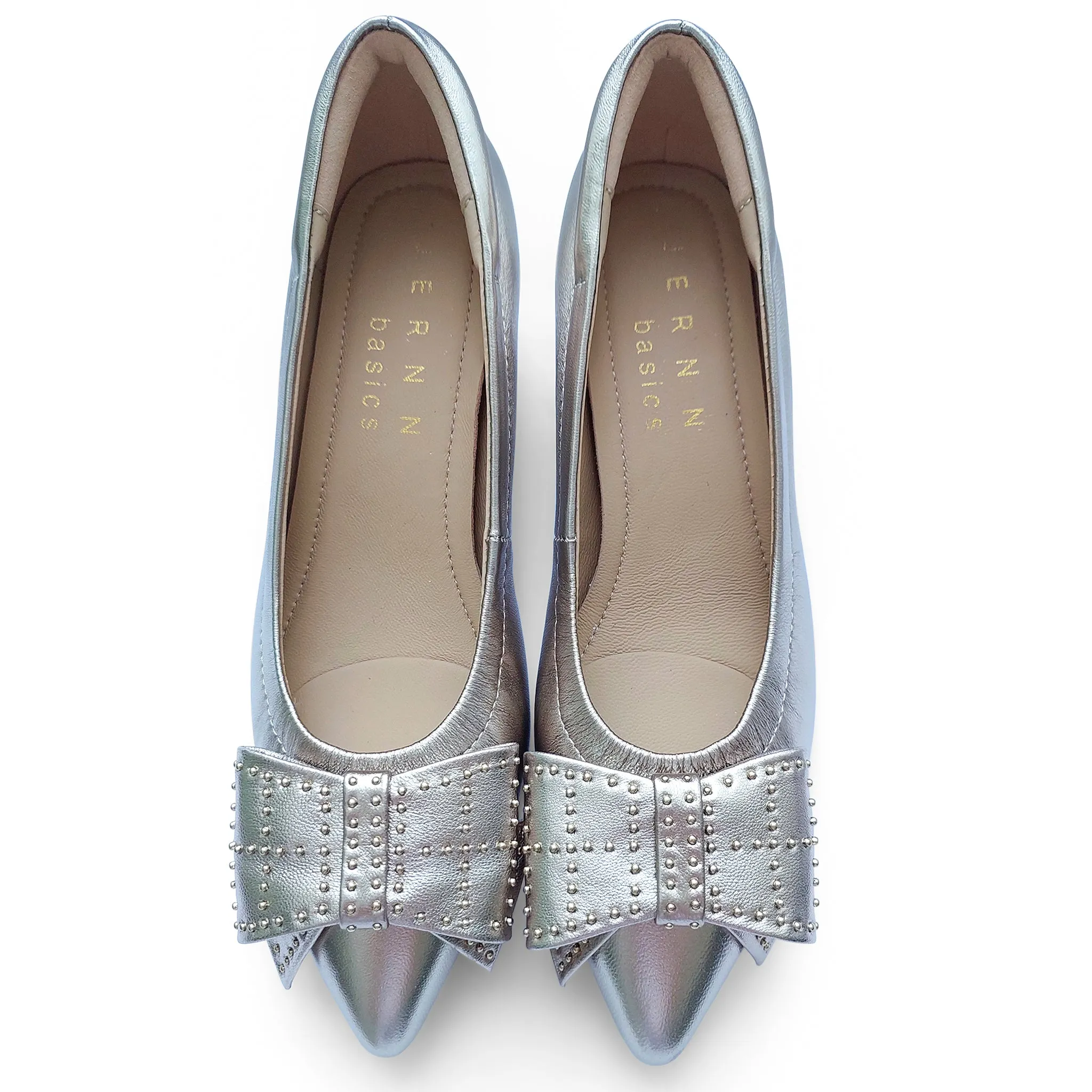 Chloe Signature lambskin pumps with stud ribbons