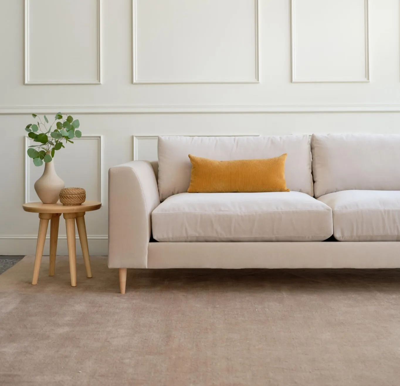 Dekayess Chaise Sectional in Natural Latex