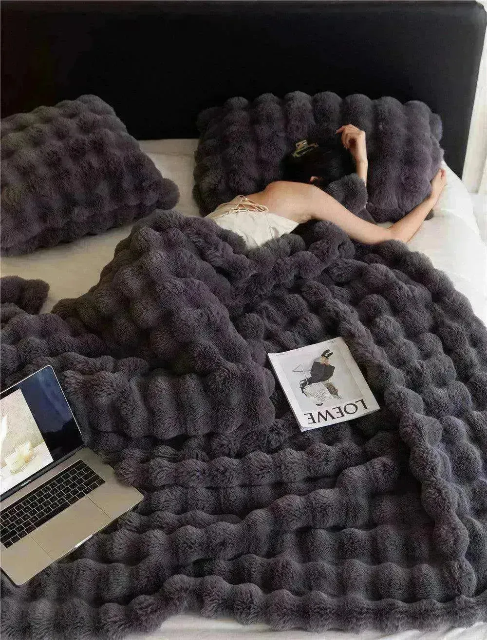 Polyester Carpet Rabbit Bubble Velvet Thickened Nap Quilt Blanket